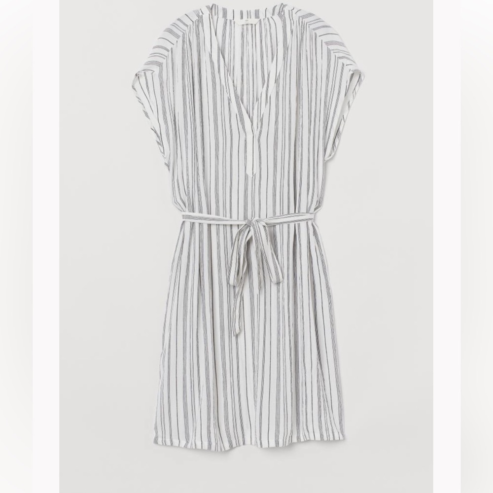 V-neck Dress with Tie Belt. NWT!!